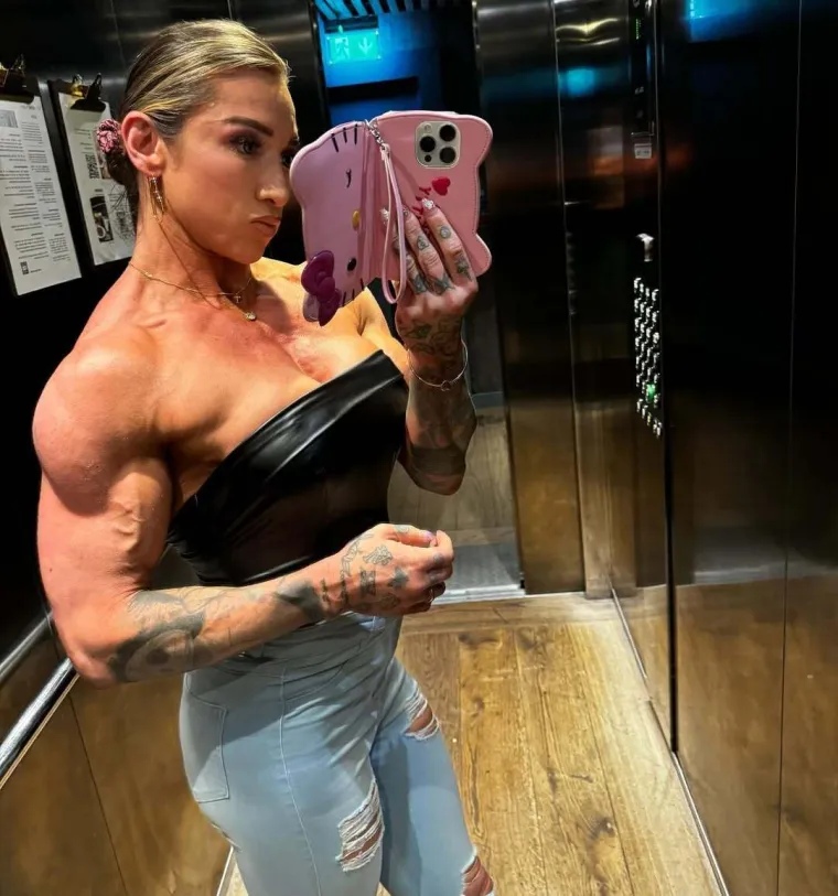 Nestvarno: Danas je jedan od poznatijih fitness modela, a znate li kako je izgledala prije?