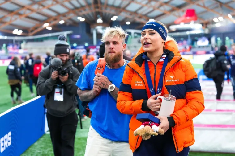 Najljep&scaron;a sporta&scaron;ica na svijetu poziranjem bez donjeg rublja ljuti svog poznatog zaručnika