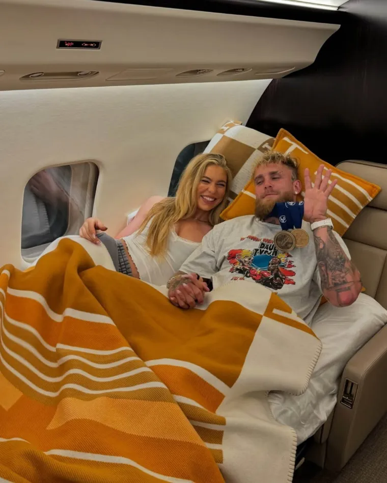 Najljep&scaron;a sporta&scaron;ica na svijetu poziranjem bez donjeg rublja ljuti svog poznatog zaručnika