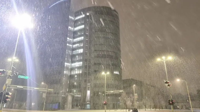 Osječani se probudili pod debelim snježnim pokrivačem: Prizori su nadrealni...