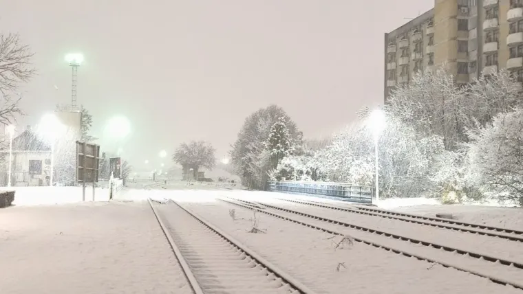 Osječani se probudili pod debelim snježnim pokrivačem: Prizori su nadrealni...