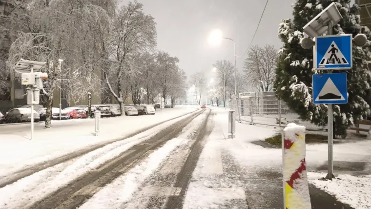 Osječani se probudili pod debelim snježnim pokrivačem: Prizori su nadrealni...