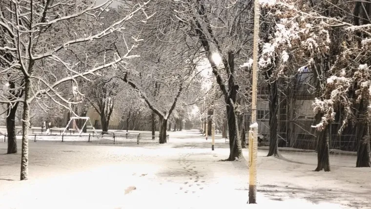 Osječani se probudili pod debelim snježnim pokrivačem: Prizori su nadrealni...