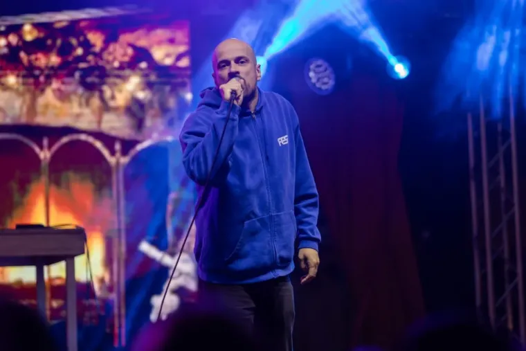 Dok je Vojko pjevao, ona je mamila poglede: Svi se okretali za lijepom Zadrankom