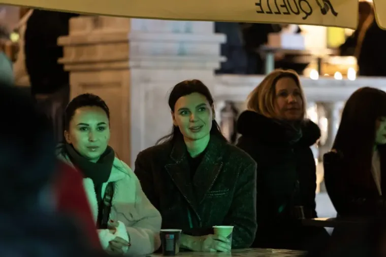 Dok je Vojko pjevao, ona je mamila poglede: Svi se okretali za lijepom Zadrankom