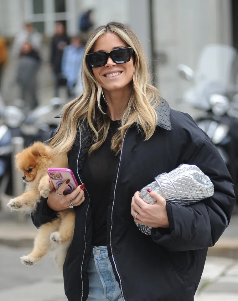 Zovu je najzgodnijom novinarkom na svijetu, a evo kako izgleda kada je uhvate paparazzi