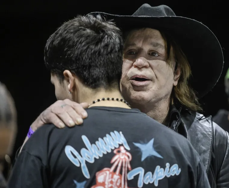 Zabrinjavajuće fotografije holivudske zvijezde 'procurile' u javnost: Prijeti mu deložacija