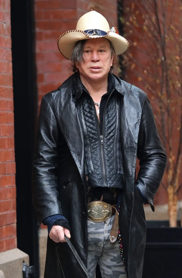 Zabrinjavajuće fotografije holivudske zvijezde 'procurile' u javnost: Prijeti mu deložacija