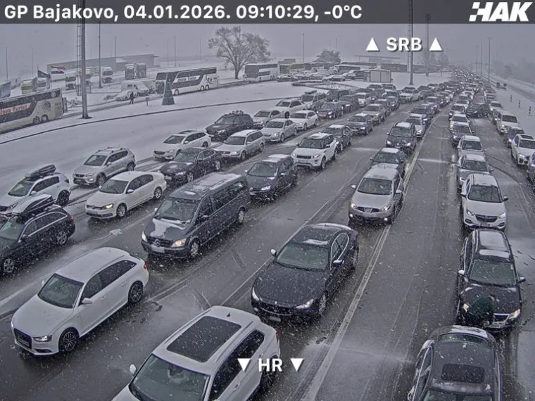 Pogledajte prizore snijega i leda na cestama diljem Hrvatske: Dvije nesreće na A3!