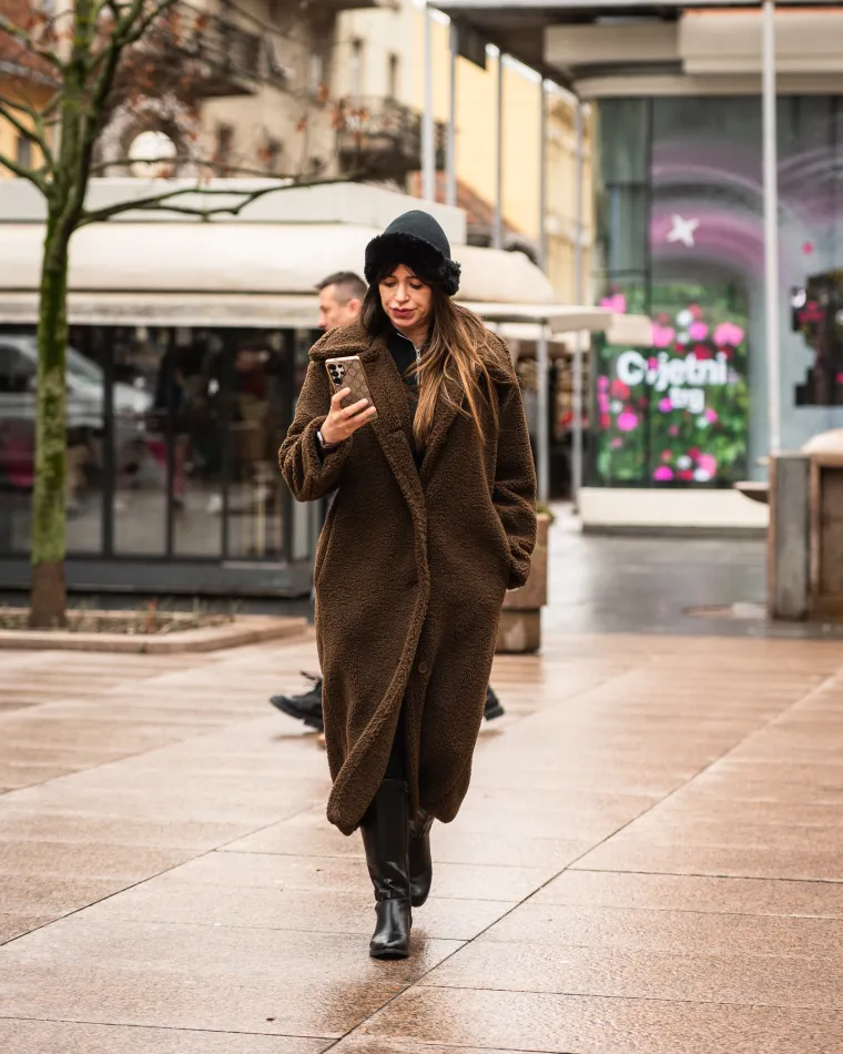 Nova godina u Zagrebu započela sa stilom: Zgodne djevojke u bundama osvojile su &scaron;picu