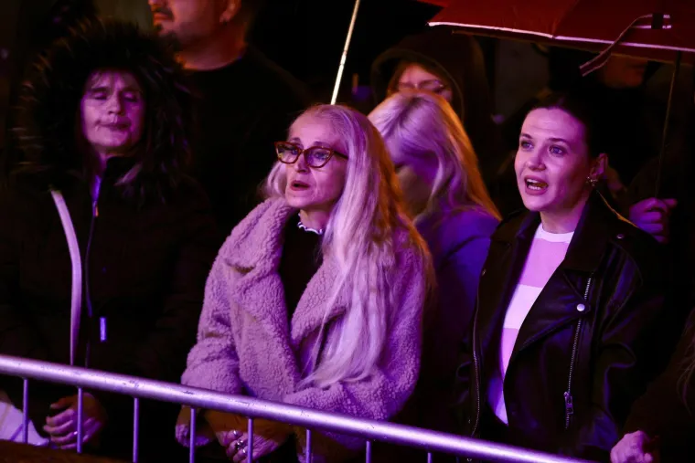 Grupa Dalmatino napravila spektakl u Splitu: Pogledajte atmosferu s koncerta