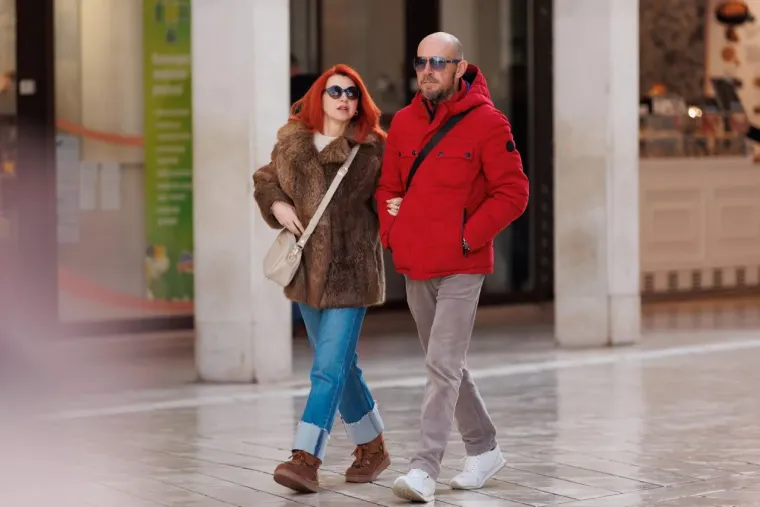 Kad prođu crna i plava: Nema tko se nije okrenuo za ovim dvjema ljepoticama iz Zadra