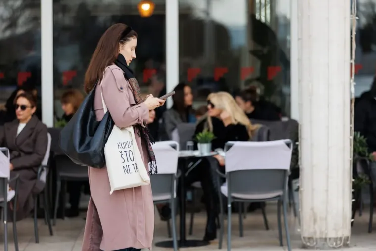 Kad prođu crna i plava: Nema tko se nije okrenuo za ovim dvjema ljepoticama iz Zadra