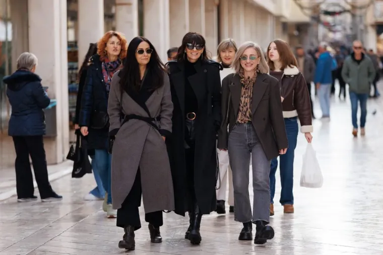 Kad prođu crna i plava: Nema tko se nije okrenuo za ovim dvjema ljepoticama iz Zadra