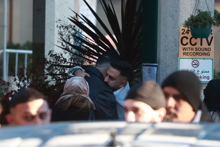 Anthony Joshua prekinuo &scaron;utnju i oglasio se prije posljednjeg ispraćaja najbližih prijatelja