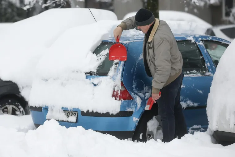 Kakvi nadrealni prizori! Ovo je Sarajevo. U potpunosti je okovano snijegom