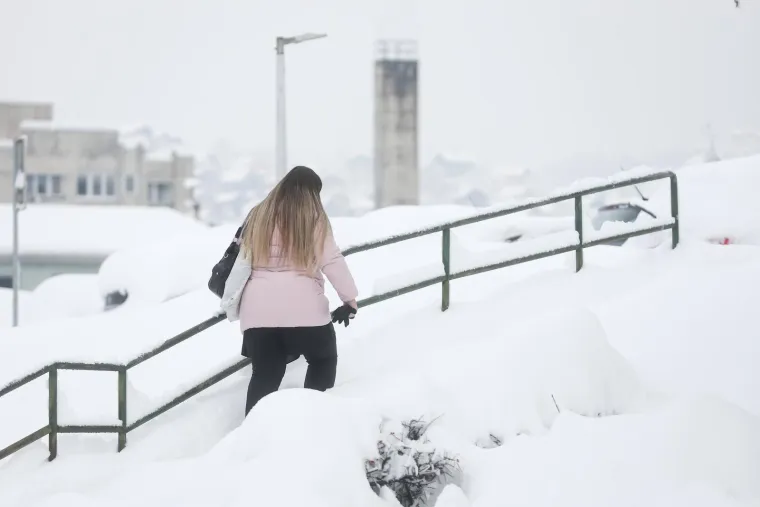 Kakvi nadrealni prizori! Ovo je Sarajevo. U potpunosti je okovano snijegom