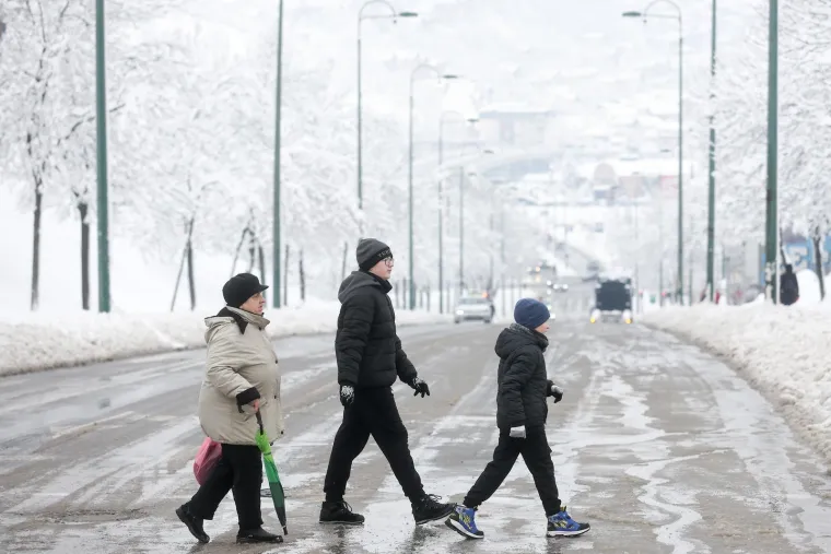 Kakvi nadrealni prizori! Ovo je Sarajevo. U potpunosti je okovano snijegom