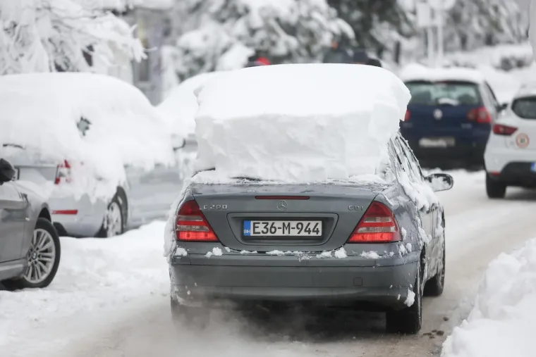 Kakvi nadrealni prizori! Ovo je Sarajevo. U potpunosti je okovano snijegom