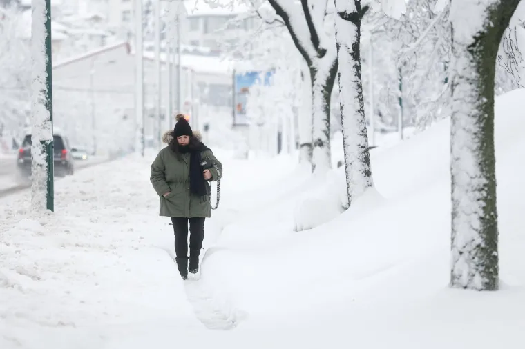 Kakvi nadrealni prizori! Ovo je Sarajevo. U potpunosti je okovano snijegom