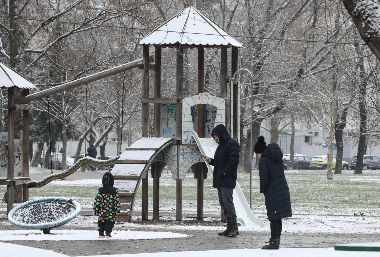 Snježna čarolija počela! Glavni grad sjaji pod snijegom, pogledajte prizore