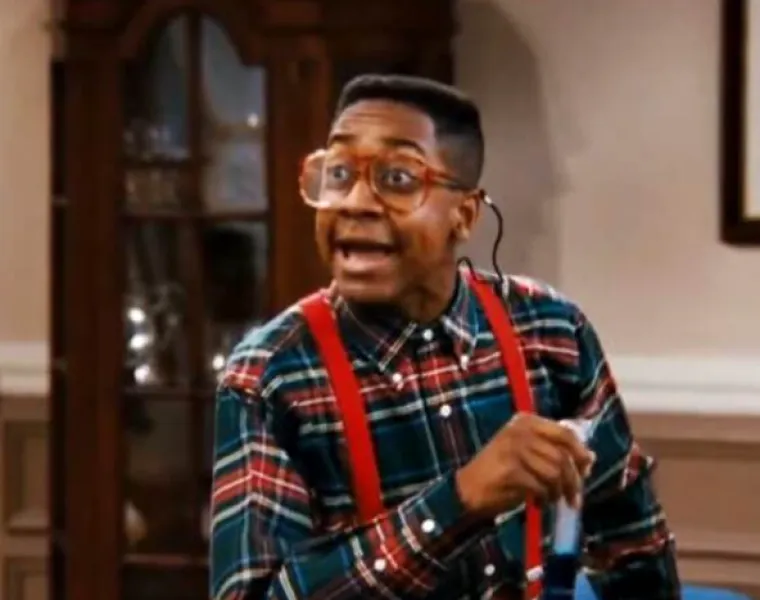 Steve Urkel jesi li to ti? Nekad su žene bježale od njega, a danas mu se bacaju u zagrljaj