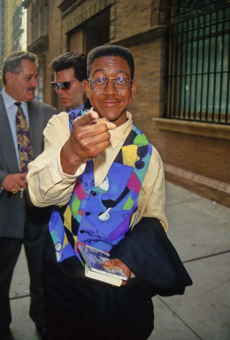 Steve Urkel jesi li to ti? Nekad su žene bježale od njega, a danas mu se bacaju u zagrljaj