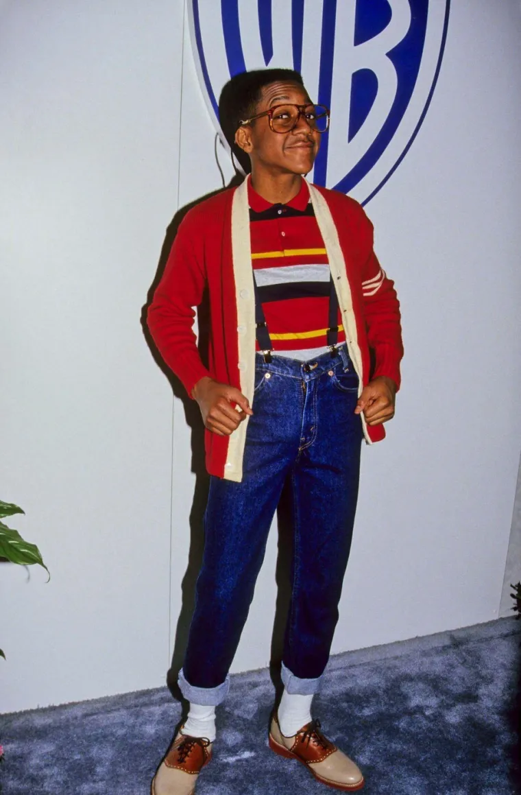 Steve Urkel jesi li to ti? Nekad su žene bježale od njega, a danas mu se bacaju u zagrljaj