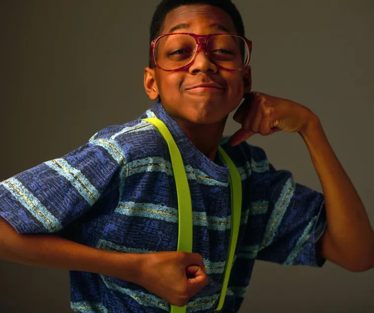 Steve Urkel jesi li to ti? Nekad su žene bježale od njega, a danas mu se bacaju u zagrljaj
