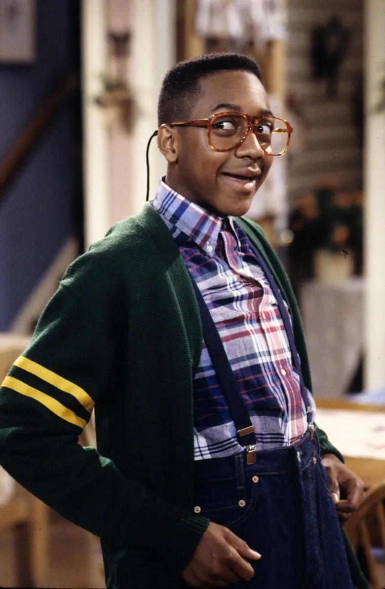 Steve Urkel jesi li to ti? Nekad su žene bježale od njega, a danas mu se bacaju u zagrljaj