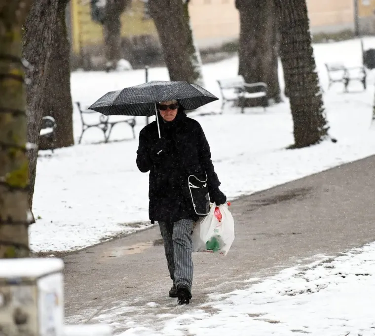 Karlovčanka sa stilom čistila automobil, a tri dame unatoč snijegu nisu preskočile trening