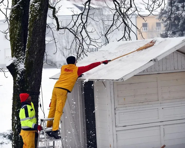 Karlovčanka sa stilom čistila automobil, a tri dame unatoč snijegu nisu preskočile trening