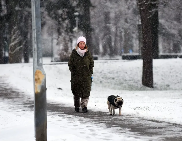 Karlovčanka sa stilom čistila automobil, a tri dame unatoč snijegu nisu preskočile trening