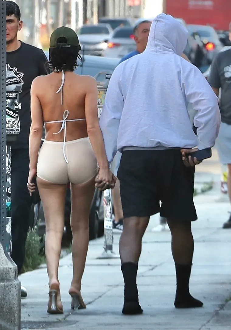 Ona je kraljica eksplicitnih kombinacija: Tko je zapravo Bianca Censori?