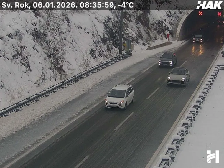 Snijeg, poledica i olujna bura zatvorili prometnice: Nesreća na A1, pogledajte prizore s autocesta