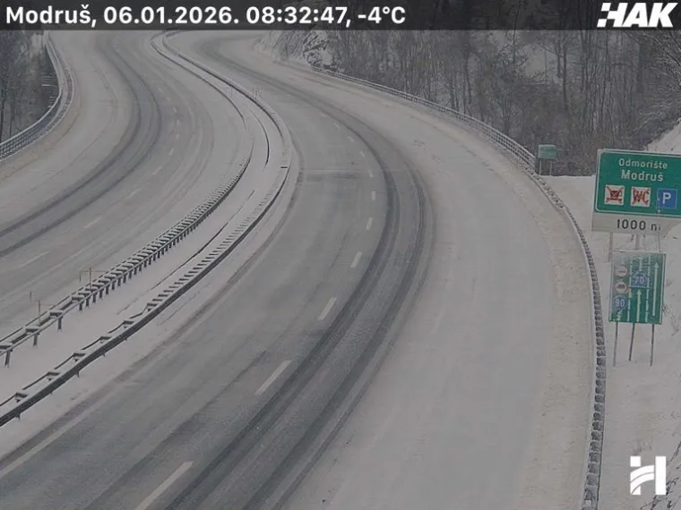 Snijeg, poledica i olujna bura zatvorili prometnice: Nesreća na A1, pogledajte prizore s autocesta