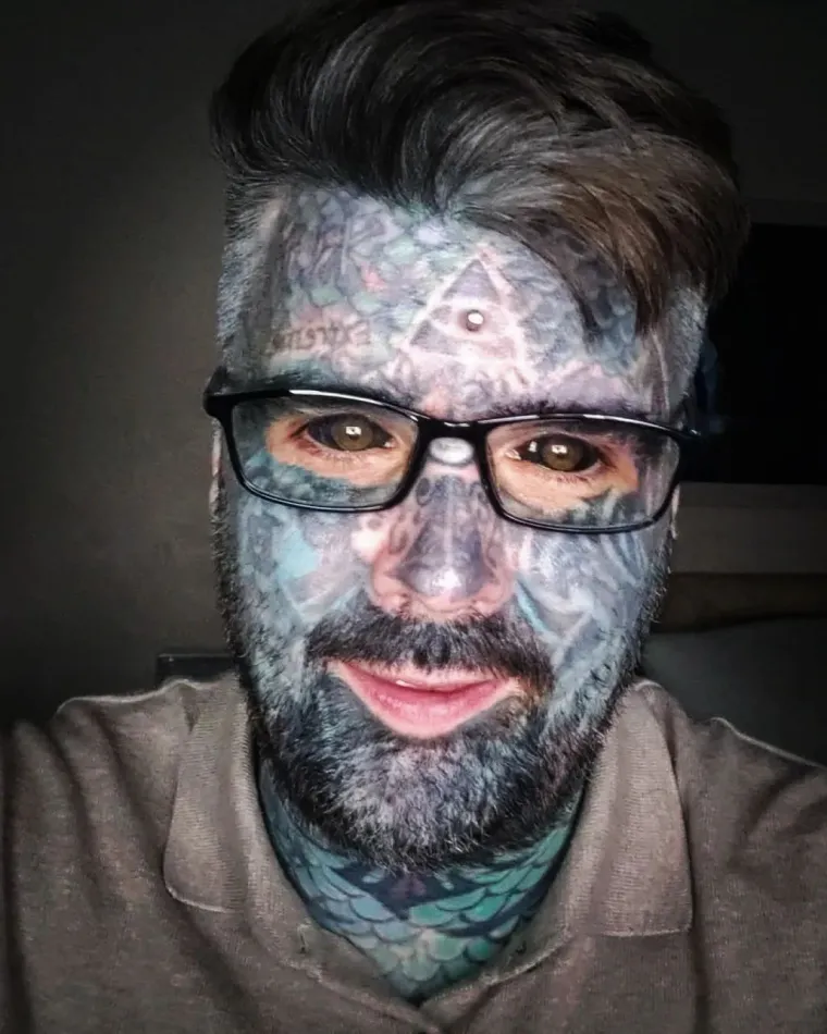 Fotografije koje su &scaron;okirale svijet: Upoznajte najtetoviranijeg čovjeka u Velikoj Britaniji