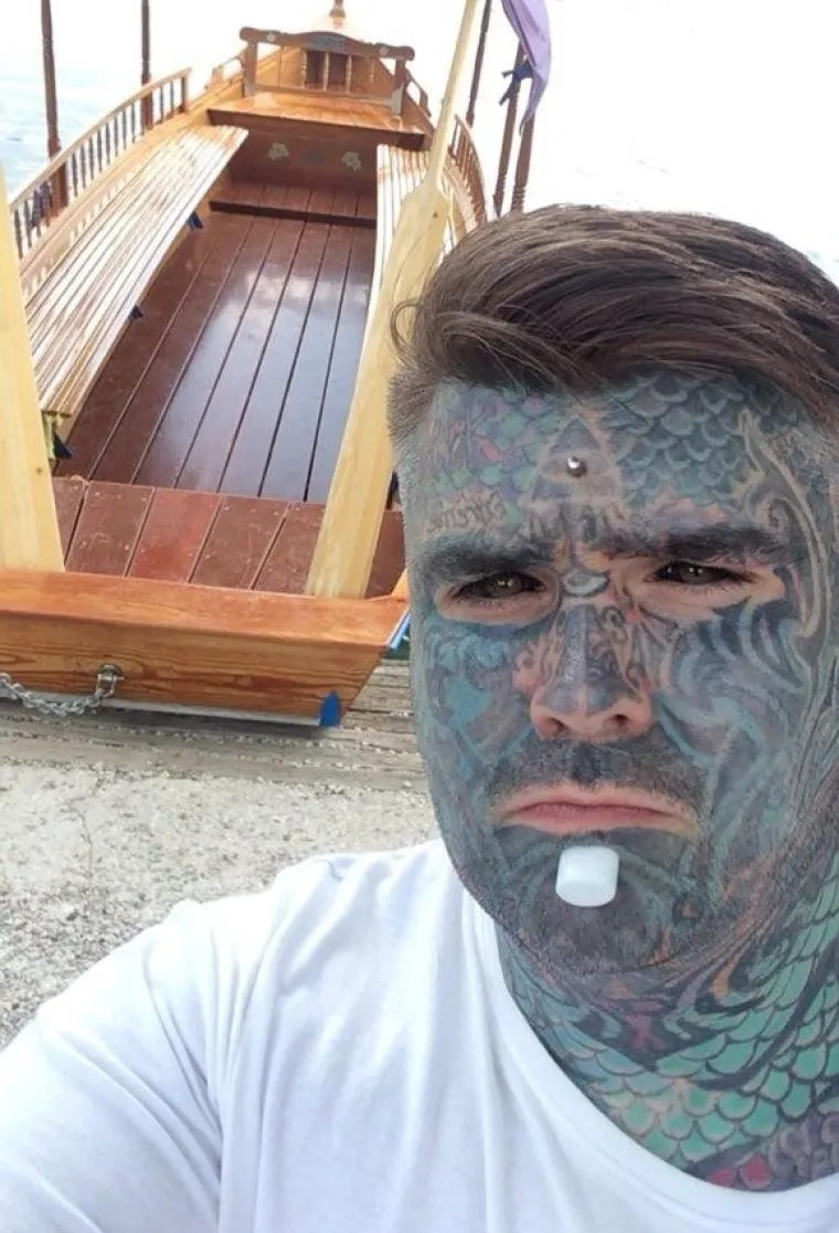 Fotografije koje su &scaron;okirale svijet: Upoznajte najtetoviranijeg čovjeka u Velikoj Britaniji