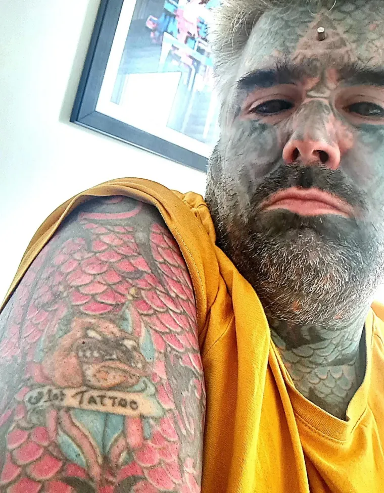 Fotografije koje su &scaron;okirale svijet: Upoznajte najtetoviranijeg čovjeka u Velikoj Britaniji