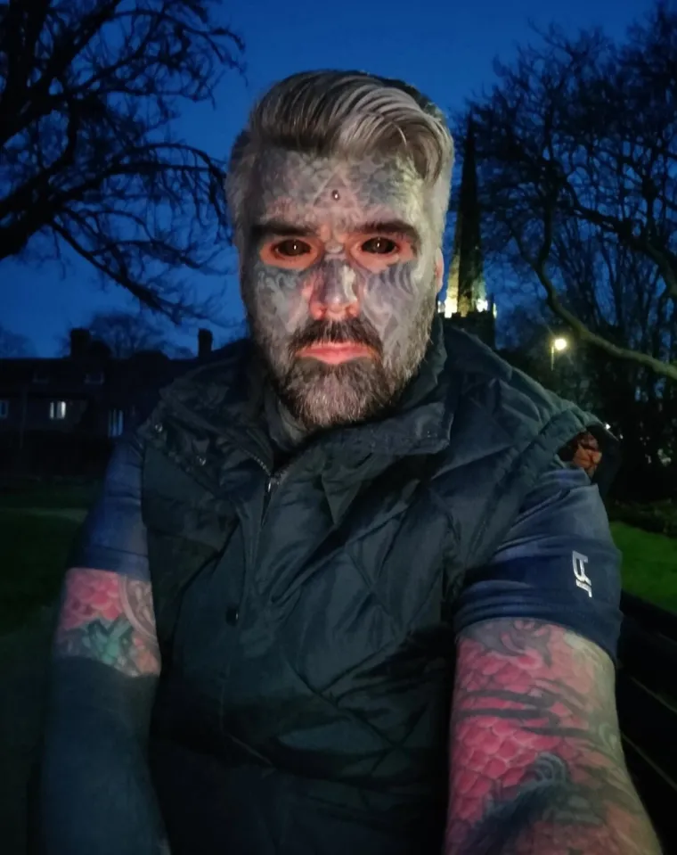 Fotografije koje su &scaron;okirale svijet: Upoznajte najtetoviranijeg čovjeka u Velikoj Britaniji