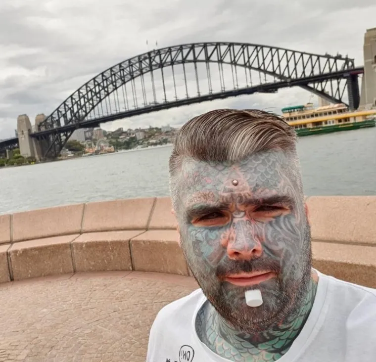 Fotografije koje su &scaron;okirale svijet: Upoznajte najtetoviranijeg čovjeka u Velikoj Britaniji