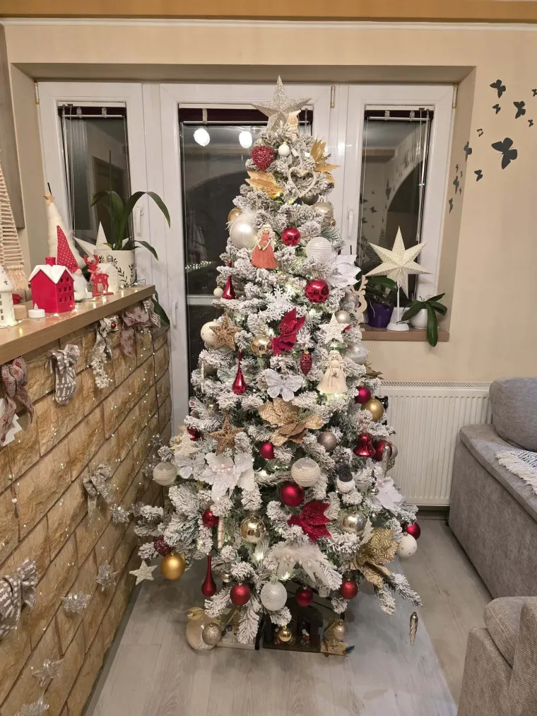 Želimo da blagdanski duh jo&scaron; malo potraje: Ovih 50 jelki ispunile su nas toplinom i srećom