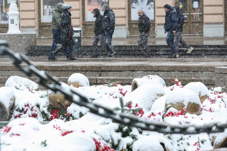 Ma niti snijeg im ne smeta da uživaju: Evo kakva atmosfera je danas bila u centru Zagreba