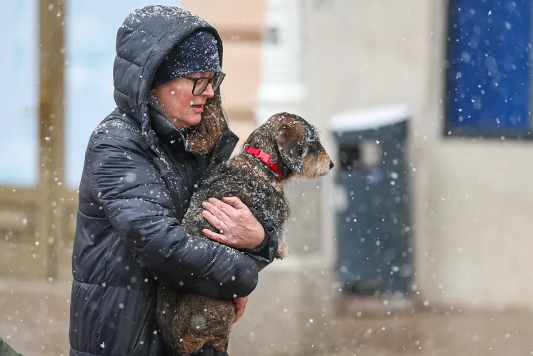 Ma niti snijeg im ne smeta da uživaju: Evo kakva atmosfera je danas bila u centru Zagreba