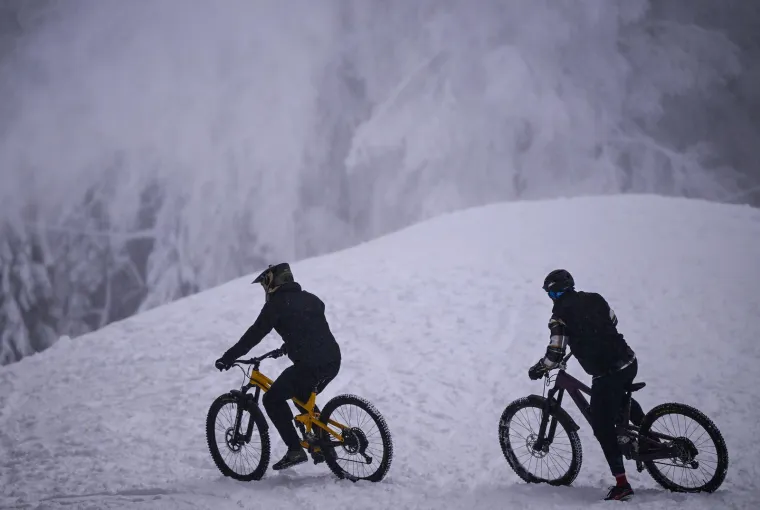 Dok se jedni sanjkanju, drugi zapeli na putu do gore: Pogledajte prizore sa Sljemena