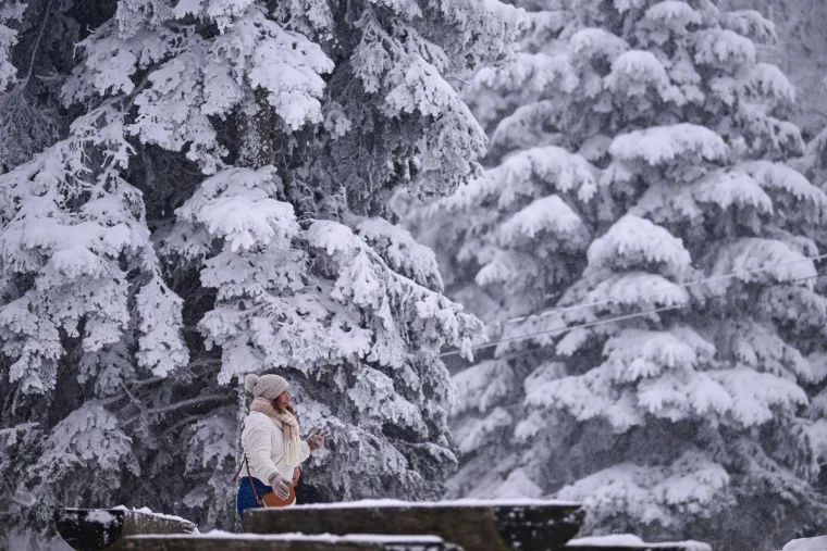 Dok se jedni sanjkanju, drugi zapeli na putu do gore: Pogledajte prizore sa Sljemena