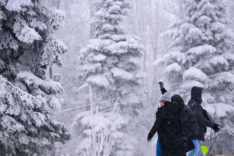 Dok se jedni sanjkanju, drugi zapeli na putu do gore: Pogledajte prizore sa Sljemena