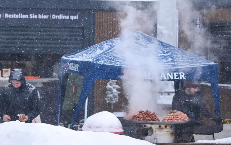 Dok se jedni sanjkanju, drugi zapeli na putu do gore: Pogledajte prizore sa Sljemena