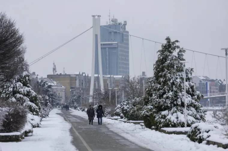 Kakva zimska čarolija: Osječani uživali na snijegu, a ovi prizori dugo će se pamtiti