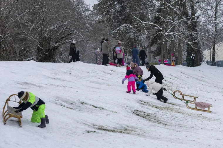 Kakva zimska čarolija: Osječani uživali na snijegu, a ovi prizori dugo će se pamtiti